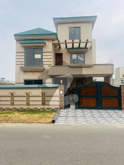 سٹی ہاؤسنگ سرگودھا روڈ سٹی ہاؤسنگ,فیصل آباد میں 10 مرلہ مکان 3.1 کروڑ میں برائے فروخت۔