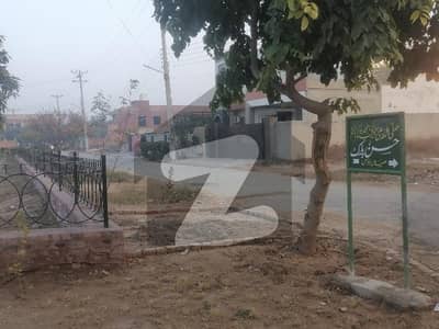 ایف ڈی اے سٹی بلاک - بلاک ڈی2 ایف ڈی اے سٹی,فیصل آباد میں 10 مرلہ رہائشی پلاٹ 22.0 لاکھ میں برائے فروخت۔ ایف ڈی اے سٹی بلاک - بلاک ڈی2 ایف ڈی اے سٹی,فیصل آباد میں 10 مرلہ رہائشی پلاٹ 22.0 لاکھ میں برائے فروخت۔