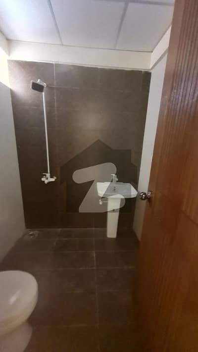 سکیم 33 کراچی میں 2 کمروں کا 5 مرلہ فلیٹ 1.65 کروڑ میں برائے فروخت۔