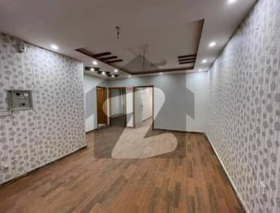 آئی ۔ 8 مرکز آئی ۔ 8,اسلام آباد میں 3 کمروں کا 4 مرلہ دفتر 1.5 لاکھ میں کرایہ پر دستیاب ہے۔