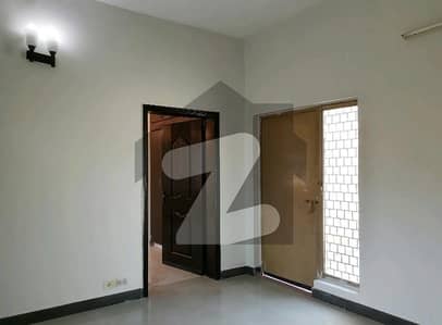 عسکری 11 عسکری,لاہور میں 4 کمروں کا 12 مرلہ مکان 5.2 کروڑ میں برائے فروخت۔