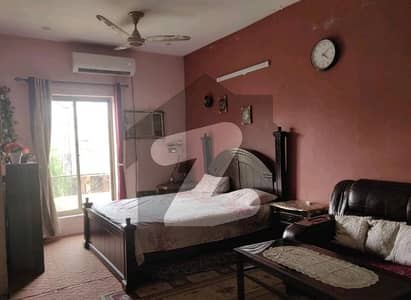 عسکری 3 عسکری,لاہور میں 4 کمروں کا 10 مرلہ مکان 3.88 کروڑ میں برائے فروخت۔