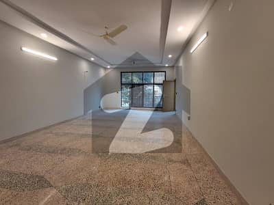 ایف ۔ 10 اسلام آباد میں 6 کمروں کا 1 کنال مکان 6.0 لاکھ میں کرایہ پر دستیاب ہے۔