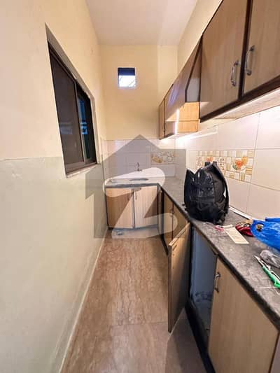 والٹن روڈ لاہور میں 1 کمرے کا 2 مرلہ زیریں پورشن 22.0 ہزار میں کرایہ پر دستیاب ہے۔