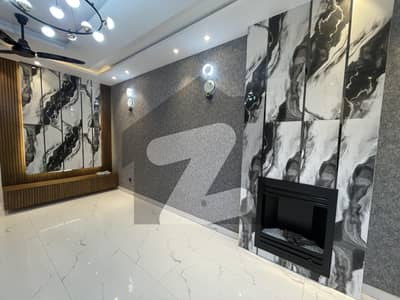 ڈی ایچ اے فیز 5 ڈیفنس (ڈی ایچ اے),لاہور میں 3 کمروں کا 5 مرلہ مکان 3.0 کروڑ میں برائے فروخت۔ ڈی ایچ اے فیز 5 ڈیفنس (ڈی ایچ اے),لاہور میں 3 کمروں کا 5 مرلہ مکان 3.0 کروڑ میں برائے فروخت۔