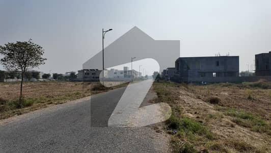 ڈی ایچ اے فیز 7 - بلاک یو فیز 7,ڈیفنس (ڈی ایچ اے),لاہور میں 1 کنال رہائشی پلاٹ 4.45 کروڑ میں برائے فروخت۔ ڈی ایچ اے فیز 7 - بلاک یو فیز 7,ڈیفنس (ڈی ایچ اے),لاہور میں 1 کنال رہائشی پلاٹ 4.45 کروڑ میں برائے فروخت۔