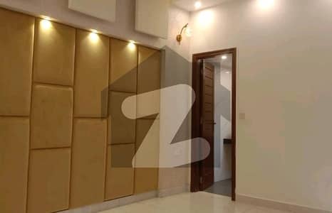 بحریہ ٹاؤن سیکٹر ای بحریہ ٹاؤن,لاہور میں 5 کمروں کا 10 مرلہ مکان 4.0 کروڑ میں برائے فروخت۔ بحریہ ٹاؤن سیکٹر ای بحریہ ٹاؤن,لاہور میں 5 کمروں کا 10 مرلہ مکان 4.0 کروڑ میں برائے فروخت۔