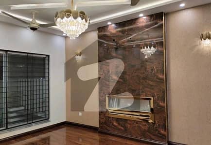 بحریہ ٹاؤن سیکٹر ای بحریہ ٹاؤن,لاہور میں 4 کمروں کا 8 مرلہ مکان 3.2 کروڑ میں برائے فروخت۔ بحریہ ٹاؤن سیکٹر ای بحریہ ٹاؤن,لاہور میں 4 کمروں کا 8 مرلہ مکان 3.2 کروڑ میں برائے فروخت۔