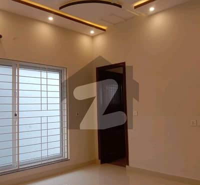 بحریہ ٹاؤن سیکٹر ای بحریہ ٹاؤن,لاہور میں 5 کمروں کا 10 مرلہ مکان 4.5 کروڑ میں برائے فروخت۔ بحریہ ٹاؤن سیکٹر ای بحریہ ٹاؤن,لاہور میں 5 کمروں کا 10 مرلہ مکان 4.5 کروڑ میں برائے فروخت۔