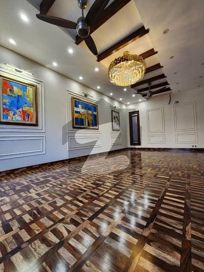 ڈی ایچ اے فیز 4 ڈی ایچ اے ڈیفینس,کراچی میں 12 مرلہ مکان 13.0 کروڑ میں برائے فروخت۔