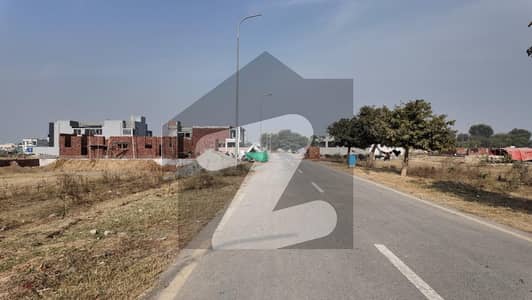 ڈی ایچ اے فیز 8 - بلاک ایکس فیز 8,ڈیفنس (ڈی ایچ اے),لاہور میں 1 کنال رہائشی پلاٹ 2.95 کروڑ میں برائے فروخت۔ ڈی ایچ اے فیز 8 - بلاک ایکس فیز 8,ڈیفنس (ڈی ایچ اے),لاہور میں 1 کنال رہائشی پلاٹ 2.95 کروڑ میں برائے فروخت۔