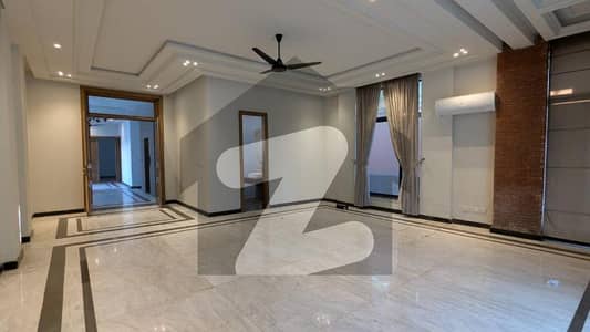 ایف ۔ 7 اسلام آباد میں 7 کمروں کا 1 کنال مکان 16.84 لاکھ میں کرایہ پر دستیاب ہے۔