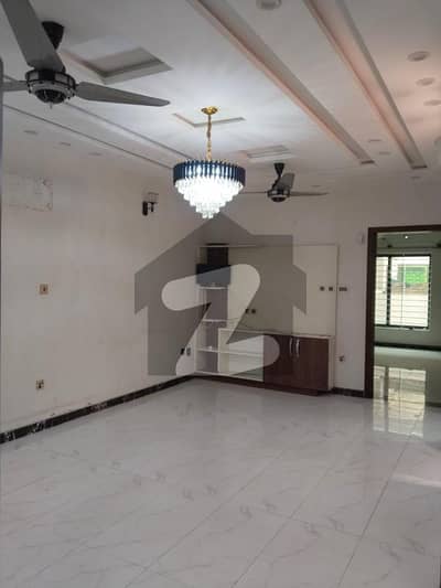 Like Brand New Upper Portion Available For Rent Boring Electricity And Gas