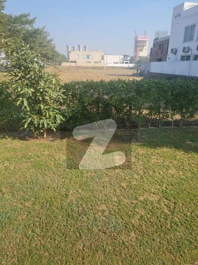 ڈی ایچ اے فیز 6 ڈیفنس (ڈی ایچ اے),لاہور میں 1 کنال رہائشی پلاٹ 7.1 کروڑ میں برائے فروخت۔ ڈی ایچ اے فیز 6 ڈیفنس (ڈی ایچ اے),لاہور میں 1 کنال رہائشی پلاٹ 7.1 کروڑ میں برائے فروخت۔