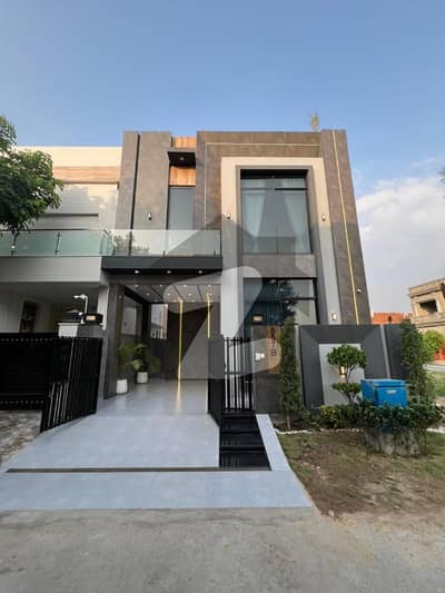 5 Marla Beautiful Modren House For Rent In DHA 9 Town, Lahore