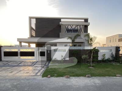 ڈی ایچ اے فیز 7 - بلاک یو فیز 7,ڈیفنس (ڈی ایچ اے),لاہور میں 5 کمروں کا 1 کنال مکان 6.75 کروڑ میں برائے فروخت۔ ڈی ایچ اے فیز 7 - بلاک یو فیز 7,ڈیفنس (ڈی ایچ اے),لاہور میں 5 کمروں کا 1 کنال مکان 6.75 کروڑ میں برائے فروخت۔