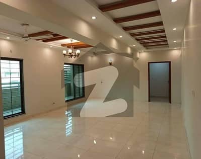 عسکری 11 ۔ سیکٹر بی اپارٹمنٹس عسکری 11,عسکری,لاہور میں 3 کمروں کا 10 مرلہ فلیٹ 1.24 لاکھ میں کرایہ پر دستیاب ہے۔