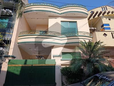 جوہر ٹاؤن فیز 2 جوہر ٹاؤن,لاہور میں 3 کمروں کا 5 مرلہ مکان 2.5 کروڑ میں برائے فروخت۔