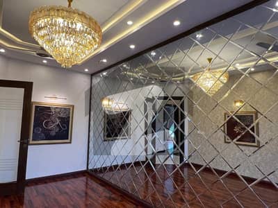 ڈی ایچ اے فیز 7 - بلاک یو فیز 7,ڈیفنس (ڈی ایچ اے),لاہور میں 6 کمروں کا 1 کنال مکان 8.75 کروڑ میں برائے فروخت۔ ڈی ایچ اے فیز 7 - بلاک یو فیز 7,ڈیفنس (ڈی ایچ اے),لاہور میں 6 کمروں کا 1 کنال مکان 8.75 کروڑ میں برائے فروخت۔