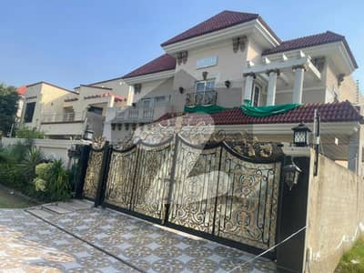 ڈی ایچ اے فیز 5 - بلاک جی فیز 5,ڈیفنس (ڈی ایچ اے),لاہور میں 6 کمروں کا 1 کنال مکان 11.0 کروڑ میں برائے فروخت۔ ڈی ایچ اے فیز 5 - بلاک جی فیز 5,ڈیفنس (ڈی ایچ اے),لاہور میں 6 کمروں کا 1 کنال مکان 11.0 کروڑ میں برائے فروخت۔