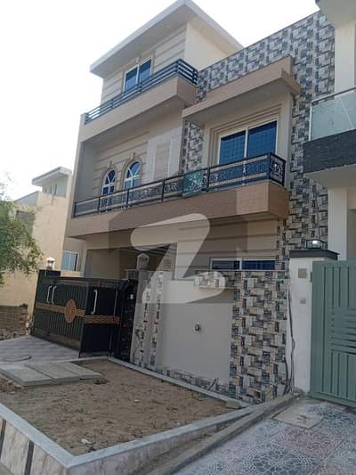 جناح گارڈنز فیز 1 جناح گارڈنز,ایف ای سی ایچ ایس,اسلام آباد میں 5 کمروں کا 8 مرلہ مکان 3.5 کروڑ میں برائے فروخت۔ جناح گارڈنز فیز 1 جناح گارڈنز,ایف ای سی ایچ ایس,اسلام آباد میں 5 کمروں کا 8 مرلہ مکان 3.5 کروڑ میں برائے فروخت۔