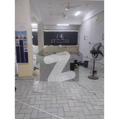 کورنگی انڈسٹریل ایریا کورنگی,کراچی میں 2 کنال فیکٹری 3.5 لاکھ میں کرایہ پر دستیاب ہے۔