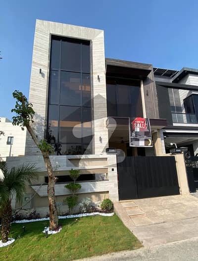 ڈی ایچ اے 9 ٹاؤن ڈیفنس (ڈی ایچ اے),لاہور میں 3 کمروں کا 5 مرلہ مکان 2.1 کروڑ میں برائے فروخت۔