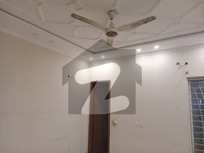 جوبلی ٹاؤن ۔ بلاک اے جوبلی ٹاؤن,لاہور میں 7 کمروں کا 10 مرلہ مکان 3.5 کروڑ میں برائے فروخت۔