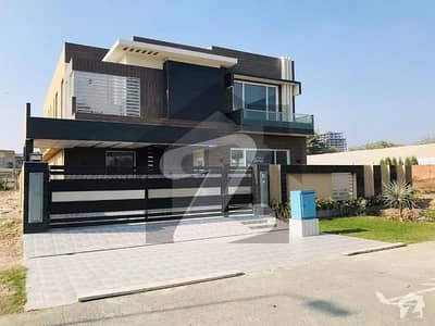 1-Kanal Slightly Used Like Brand New Stylish Contemporary House For Sale At Prime Location Of DHA Phase 6 ,Near To Park & Commercial Market 1-Kanal Slightly Used Like Brand New Stylish Contemporary House For Sale At Prime Location Of DHA Phase 6 ,Near To Park & Commercial Market