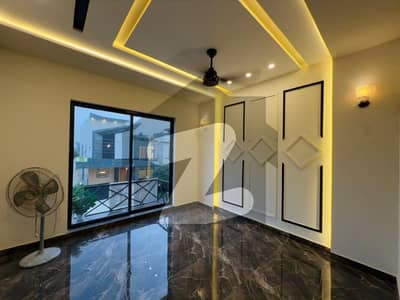 سینٹرل پارک ۔ بلاک اے سینٹرل پارک ہاؤسنگ سکیم,لاہور میں 3 کمروں کا 10 مرلہ بالائی پورشن 50.0 ہزار میں کرایہ پر دستیاب ہے۔ سینٹرل پارک ۔ بلاک اے سینٹرل پارک ہاؤسنگ سکیم,لاہور میں 3 کمروں کا 10 مرلہ بالائی پورشن 50.0 ہزار میں کرایہ پر دستیاب ہے۔