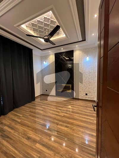 سینٹرل پارک ۔ بلاک اے سینٹرل پارک ہاؤسنگ سکیم,لاہور میں 3 کمروں کا 10 مرلہ بالائی پورشن 50.0 ہزار میں کرایہ پر دستیاب ہے۔ سینٹرل پارک ۔ بلاک اے سینٹرل پارک ہاؤسنگ سکیم,لاہور میں 3 کمروں کا 10 مرلہ بالائی پورشن 50.0 ہزار میں کرایہ پر دستیاب ہے۔