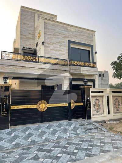 آئی ای پی انجینئرز ٹاؤن لاہور میں 3 کمروں کا 10 مرلہ مکان 2.7 کروڑ میں برائے فروخت۔