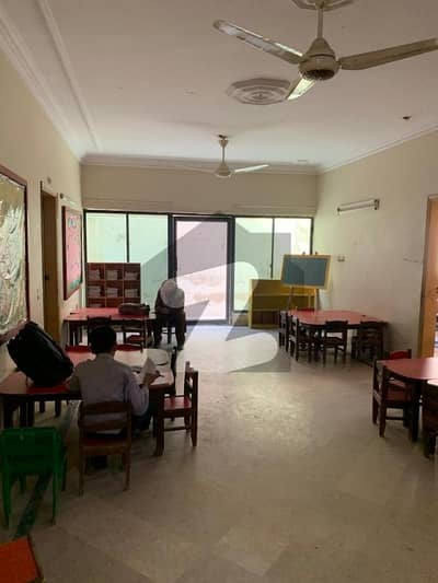 نارتھ کراچی ۔ سیکٹر 11بی نارتھ کراچی,کراچی میں 16 مرلہ مکان 7.5 کروڑ میں برائے فروخت۔