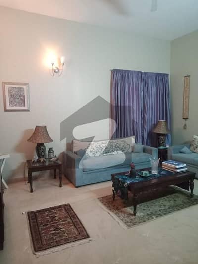 ڈی ایچ اے فیز 6 ڈی ایچ اے ڈیفینس,کراچی میں 4 کمروں کا 10 مرلہ مکان 8.25 کروڑ میں برائے فروخت۔