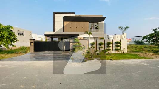 ڈی ایچ اے فیز 7 - بلاک وائے فیز 7,ڈیفنس (ڈی ایچ اے),لاہور میں 5 کمروں کا 1 کنال مکان 7.1 کروڑ میں برائے فروخت۔