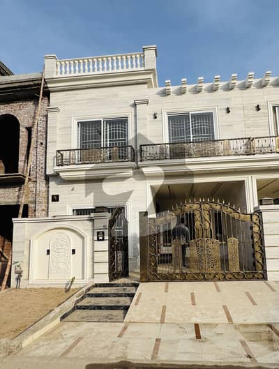 سٹی ہاؤسنگ سوسائٹی سیالکوٹ میں 4 کمروں کا 6 مرلہ مکان 2.3 کروڑ میں برائے فروخت۔ سٹی ہاؤسنگ سوسائٹی سیالکوٹ میں 4 کمروں کا 6 مرلہ مکان 2.3 کروڑ میں برائے فروخت۔