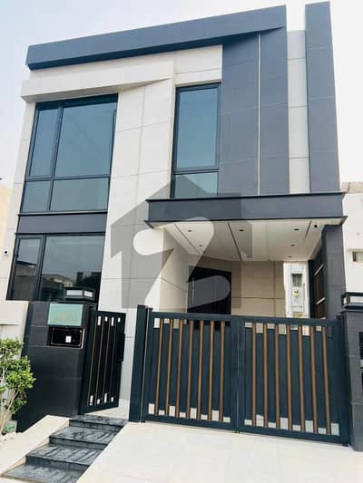 ڈی ایچ اے 9 ٹاؤن ڈیفنس (ڈی ایچ اے),لاہور میں 3 کمروں کا 5 مرلہ مکان 2.8 کروڑ میں برائے فروخت۔ ڈی ایچ اے 9 ٹاؤن ڈیفنس (ڈی ایچ اے),لاہور میں 3 کمروں کا 5 مرلہ مکان 2.8 کروڑ میں برائے فروخت۔