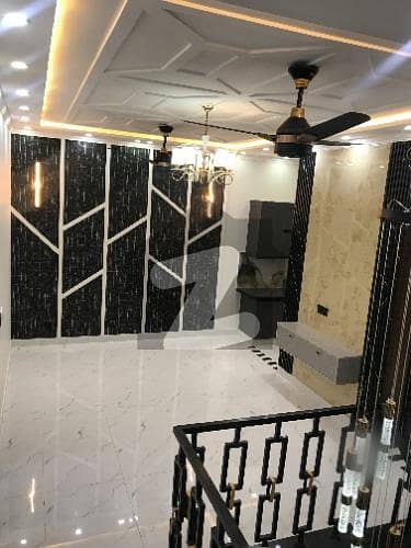 سینٹرل پارک ہاؤسنگ سکیم لاہور میں 3 کمروں کا 10 مرلہ زیریں پورشن 60.0 ہزار میں کرایہ پر دستیاب ہے۔