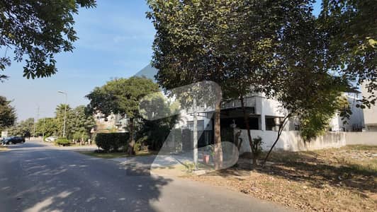 DHA phase 5D black facing park 10 availableMarla plot ideal location cheap price far sale DHA phase 5D black facing park 10 availableMarla plot ideal location cheap price far sale