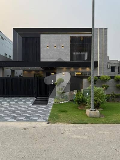 One kanal Modern Design Upper Portion With Separate Entrance Available for Rent in DHA Lahore