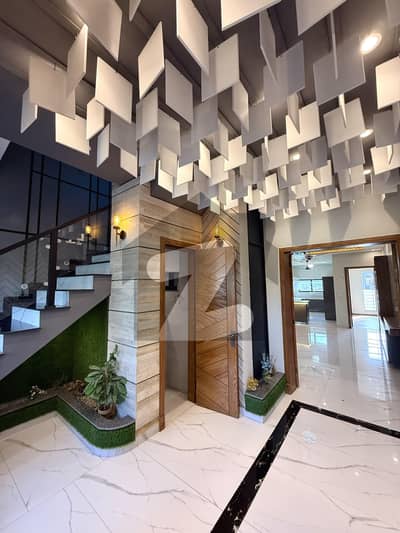 10 Marla Luxury Designer Brand New House For Rent