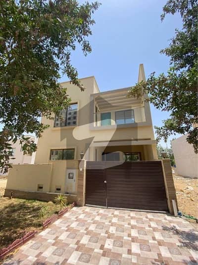 3Bed DDL 125sq yd Villa FOR SALE at ALI BLOCK All amenities nearby including MOSQUE, General Store & Parks