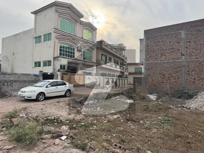 بنی گالہ اسلام آباد میں 8 مرلہ رہائشی پلاٹ 85.0 لاکھ میں برائے فروخت۔