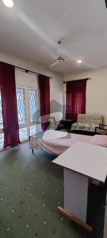 Fully furnished Room For Rent in F-7 Fully furnished Room For Rent in F-7