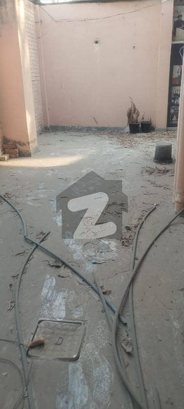 مسلم ٹاؤن لاہور میں 6 کمروں کا 1 کنال مکان 3.75 لاکھ میں کرایہ پر دستیاب ہے۔