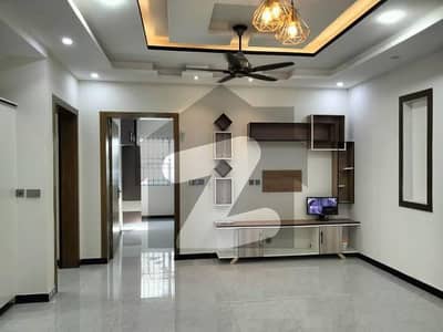 گلستانِ جوہر کراچی میں 3 کمروں کا 16 مرلہ زیریں پورشن 1.0 لاکھ میں کرایہ پر دستیاب ہے۔