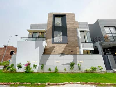 ڈی ایچ اے 9 ٹاؤن ۔ بلاک اے ڈی ایچ اے 9 ٹاؤن,ڈیفنس (ڈی ایچ اے),لاہور میں 3 کمروں کا 5 مرلہ مکان 2.8 کروڑ میں برائے فروخت۔