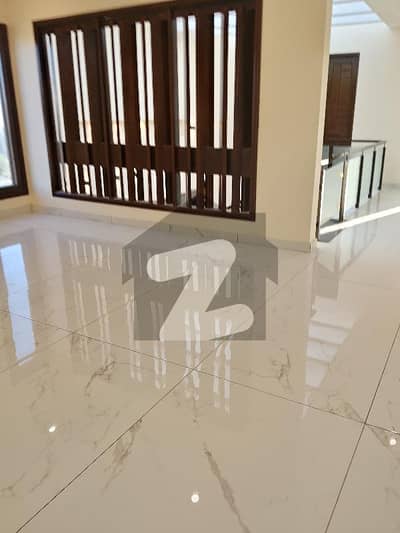 ڈی ایچ اے فیز 8 ڈی ایچ اے ڈیفینس,کراچی میں 6 کمروں کا 1 کنال مکان 17.75 کروڑ میں برائے فروخت۔