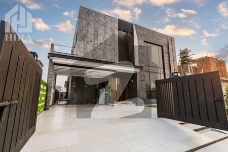 ڈی ایچ اے فیز 7 - بلاک پی فیز 7,ڈیفنس (ڈی ایچ اے),لاہور میں 5 کمروں کا 1 کنال مکان 6.65 کروڑ میں برائے فروخت۔