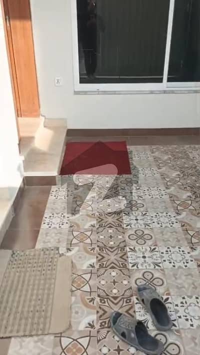 ایم پی سی ایچ ایس ۔ ملٹی گارڈنز بی ۔ 17,اسلام آباد میں 4 کمروں کا 5 مرلہ مکان 1.1 لاکھ میں کرایہ پر دستیاب ہے۔